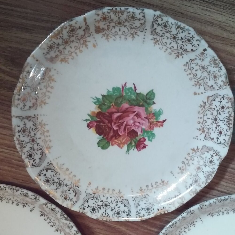Vintage Roses 4 Small China Desert Plates 6"  And Bowl 8 3/4" 22K Gold Trim - Picture 5 of 5